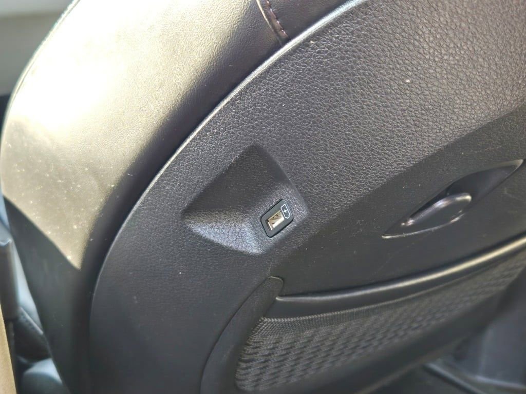 Used 2024 Kia Carnival LX image 16