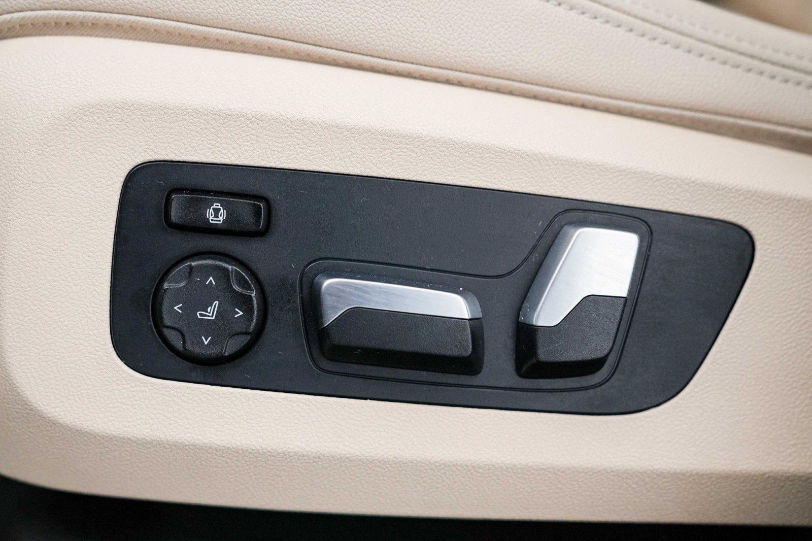 Used 2020 BMW X5 sDrive40i w/ Convenience Package image 29