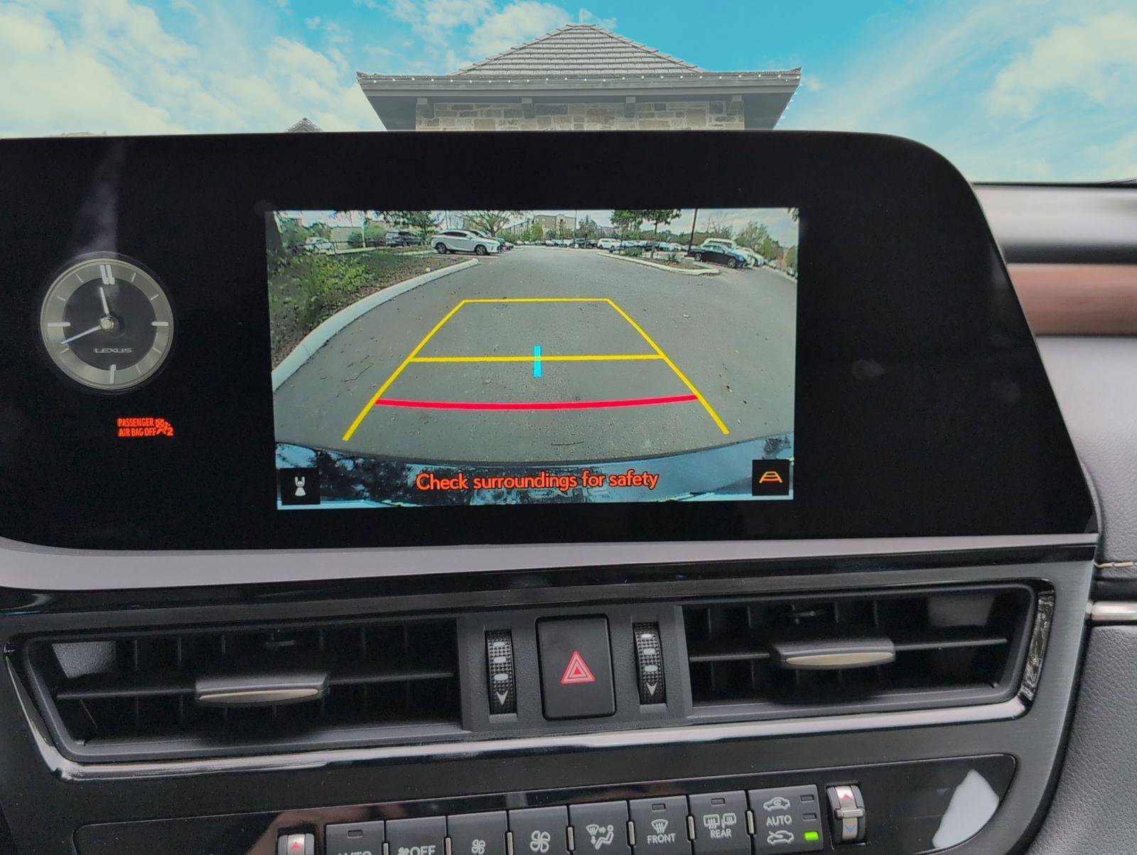 Used 2025 Lexus ES 300h w/ Premium Package image 8