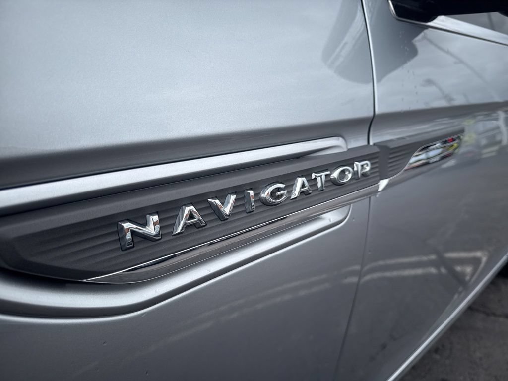 Used 2022 Lincoln Navigator Reserve AWD/4WD image 55