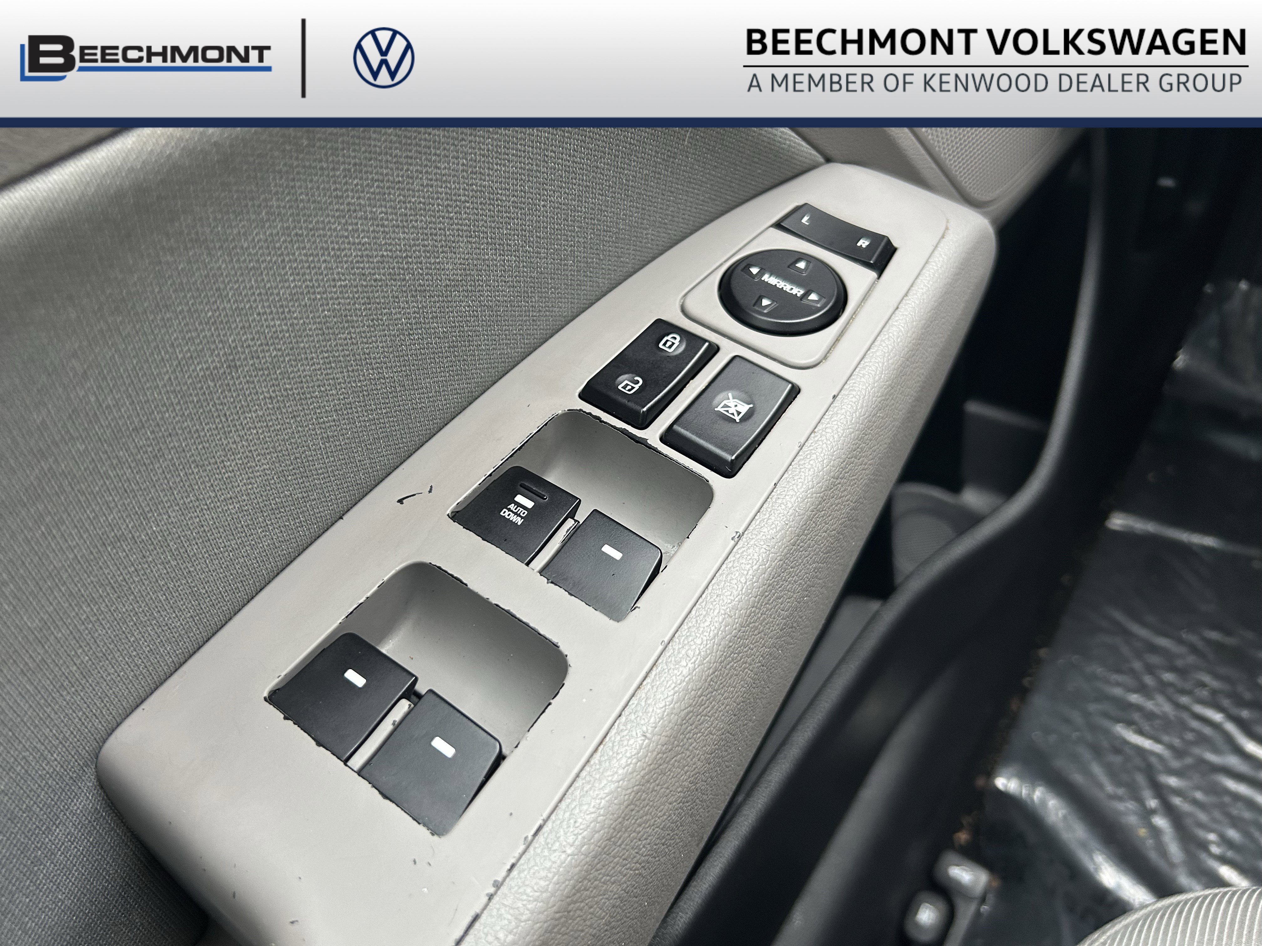 Used 2017 Hyundai Elantra SE image 19