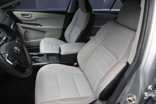 Used 2017 Toyota Camry SE FWD image 19