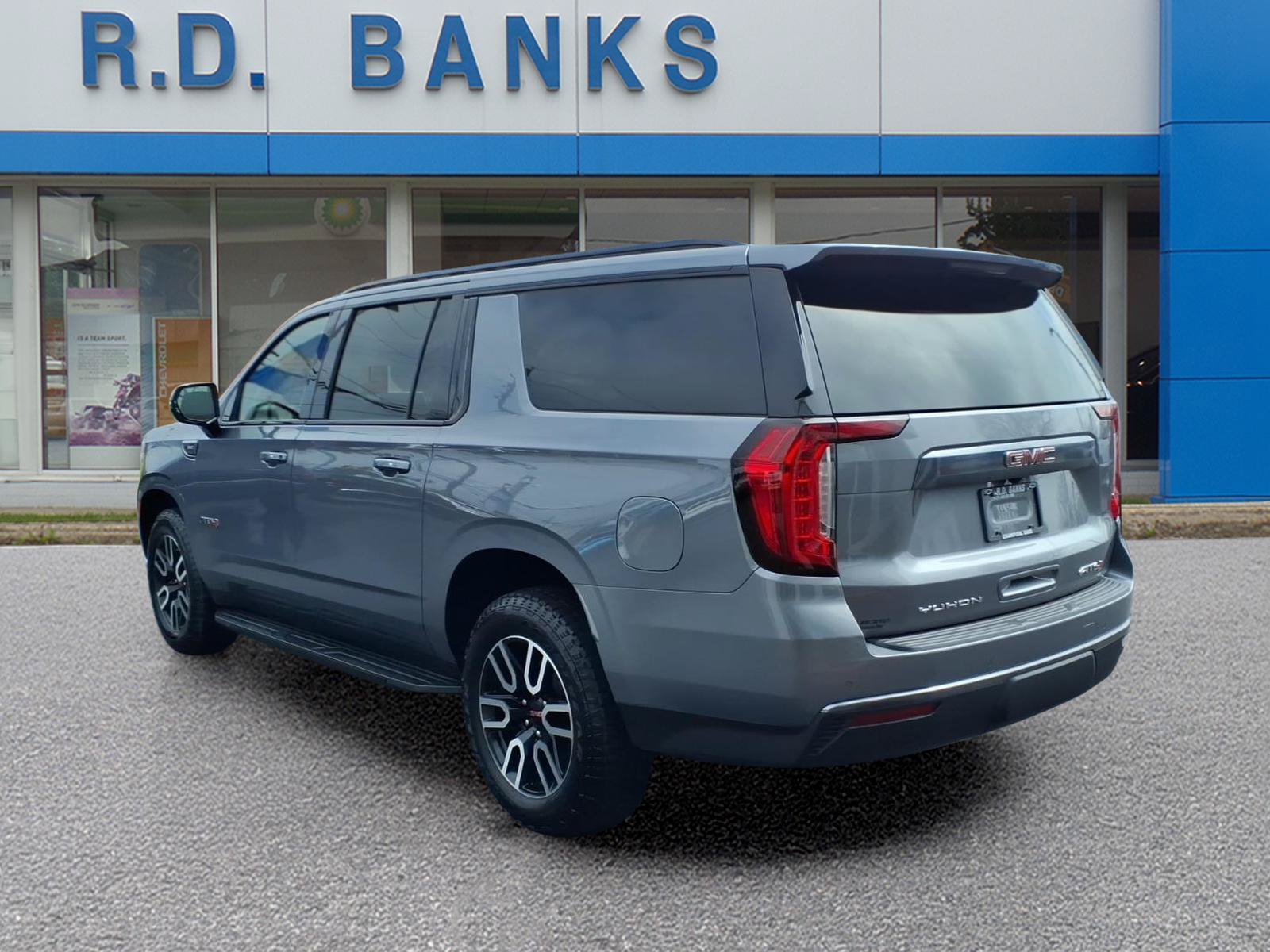 Certified 2022 GMC Yukon XL AT4 w/ Max Trailering Package AWD/4WD image 3
