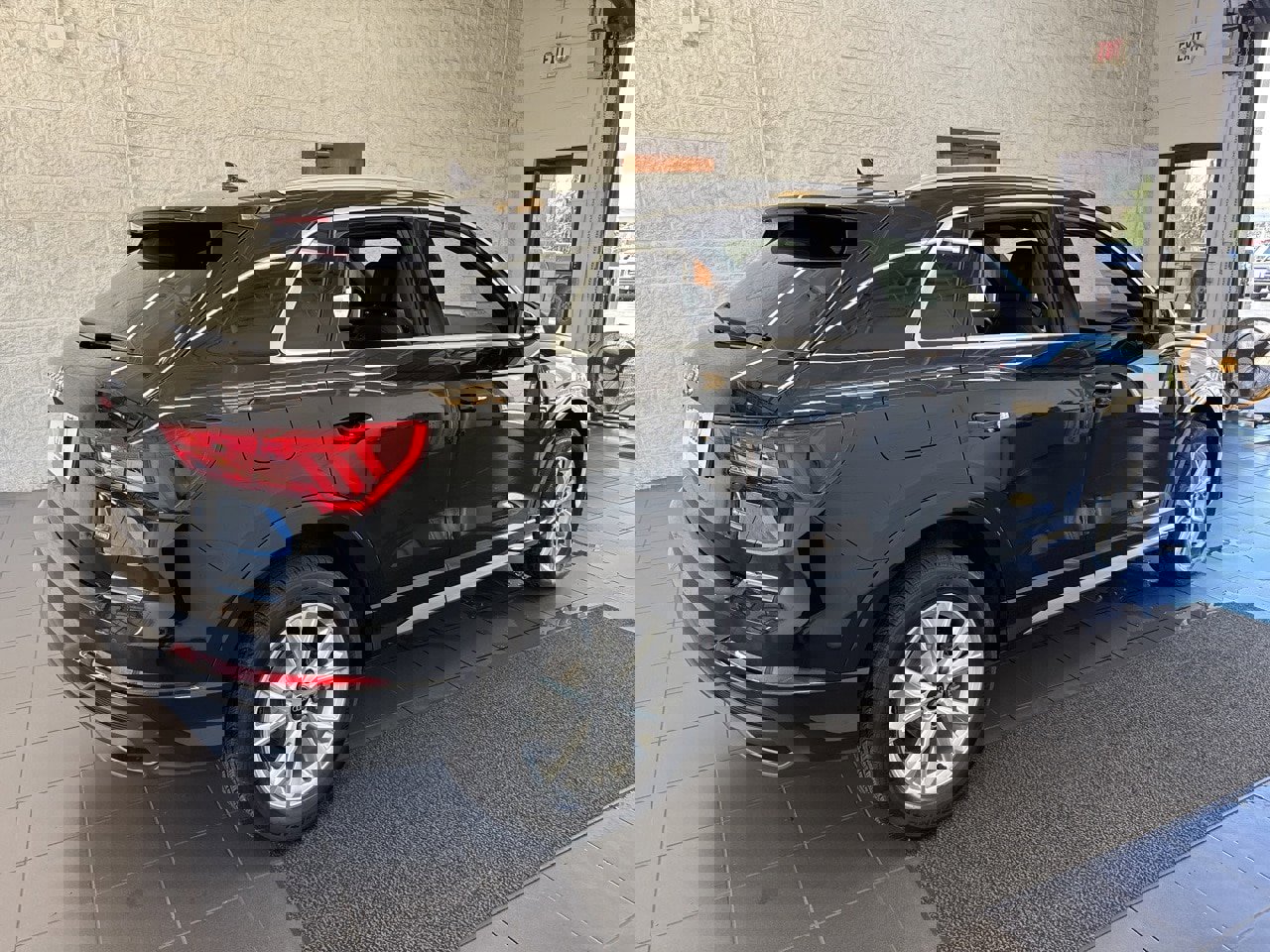 New 2025 Audi Q3 2.0T Premium image 8