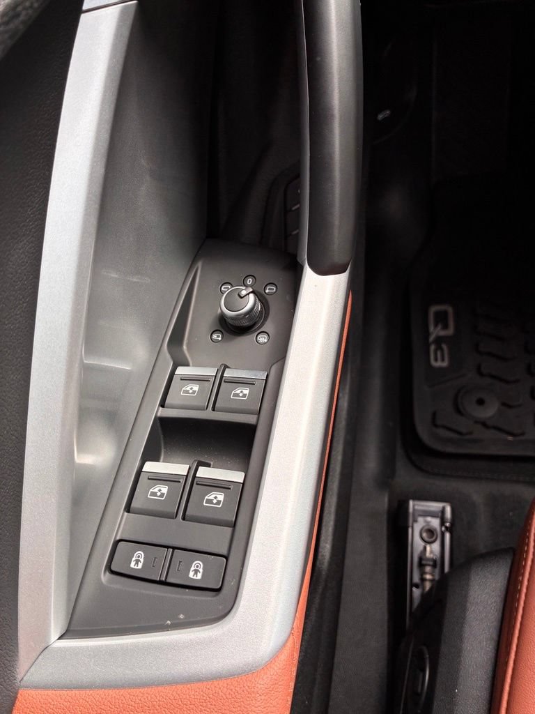 Used 2025 Audi Q3 2.0T Premium AWD/4WD image 30