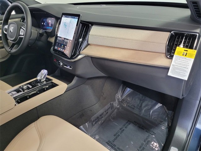 New 2026 Volvo XC90 B6 Plus w/ Protection Package Premier image 13