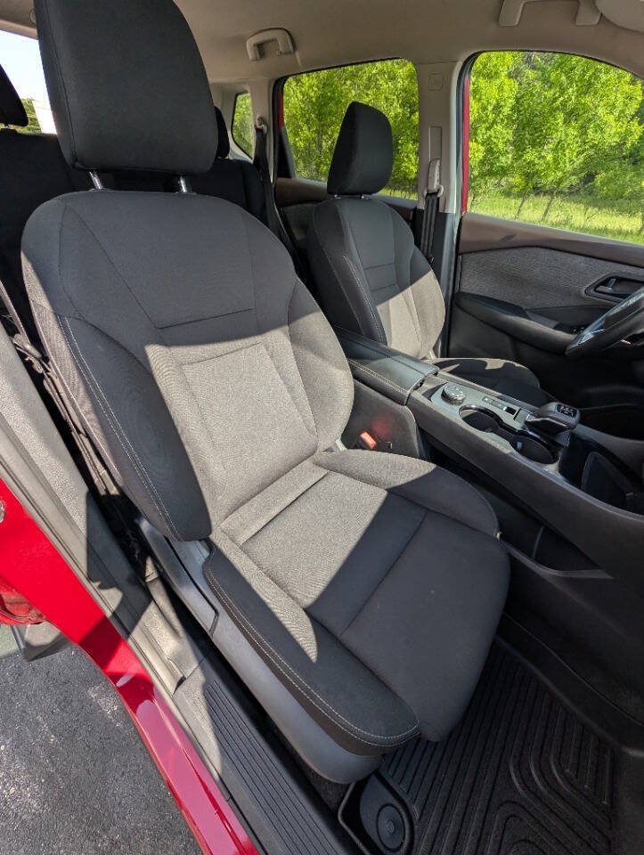 Used 2023 Nissan Rogue S AWD/4WD image 19