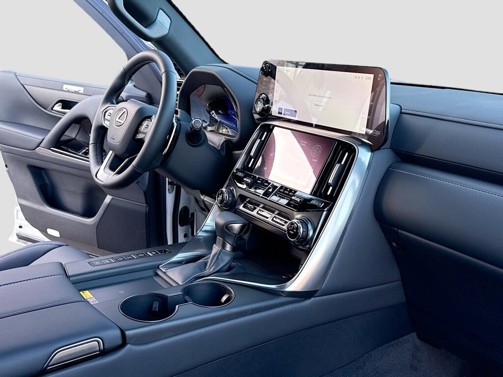New 2026 Lexus LX 600 4WD w/ Premium Package image 5