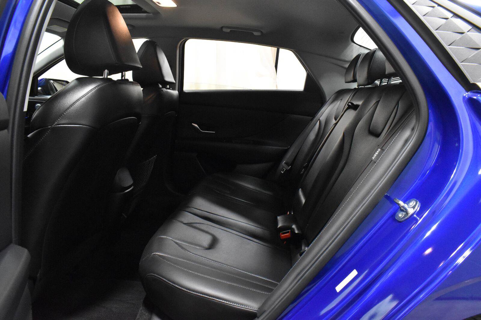 Used 2024 Hyundai Elantra Limited FWD image 5