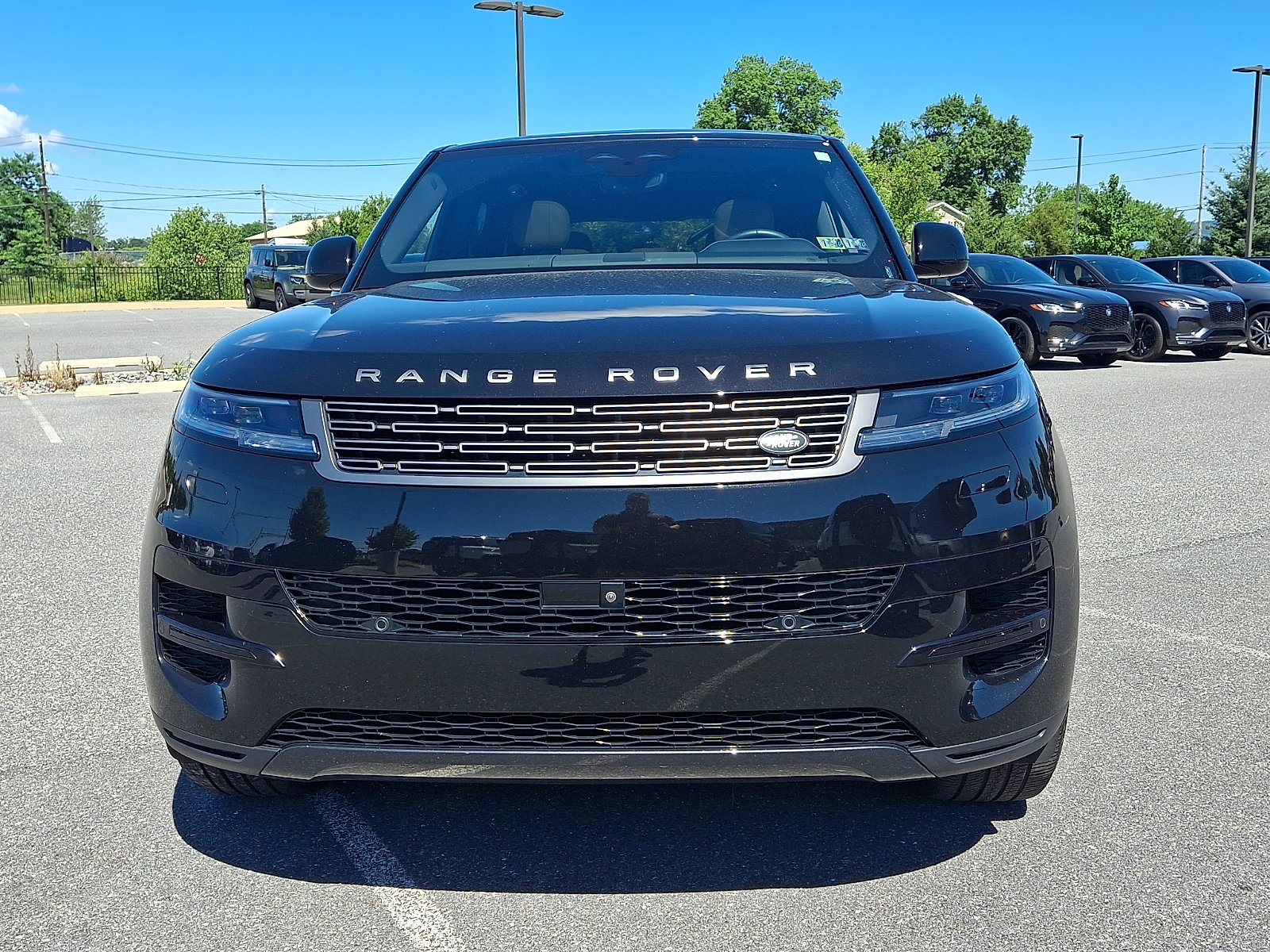 Used 2024 Land Rover Range Rover Sport SE AWD/4WD image 7