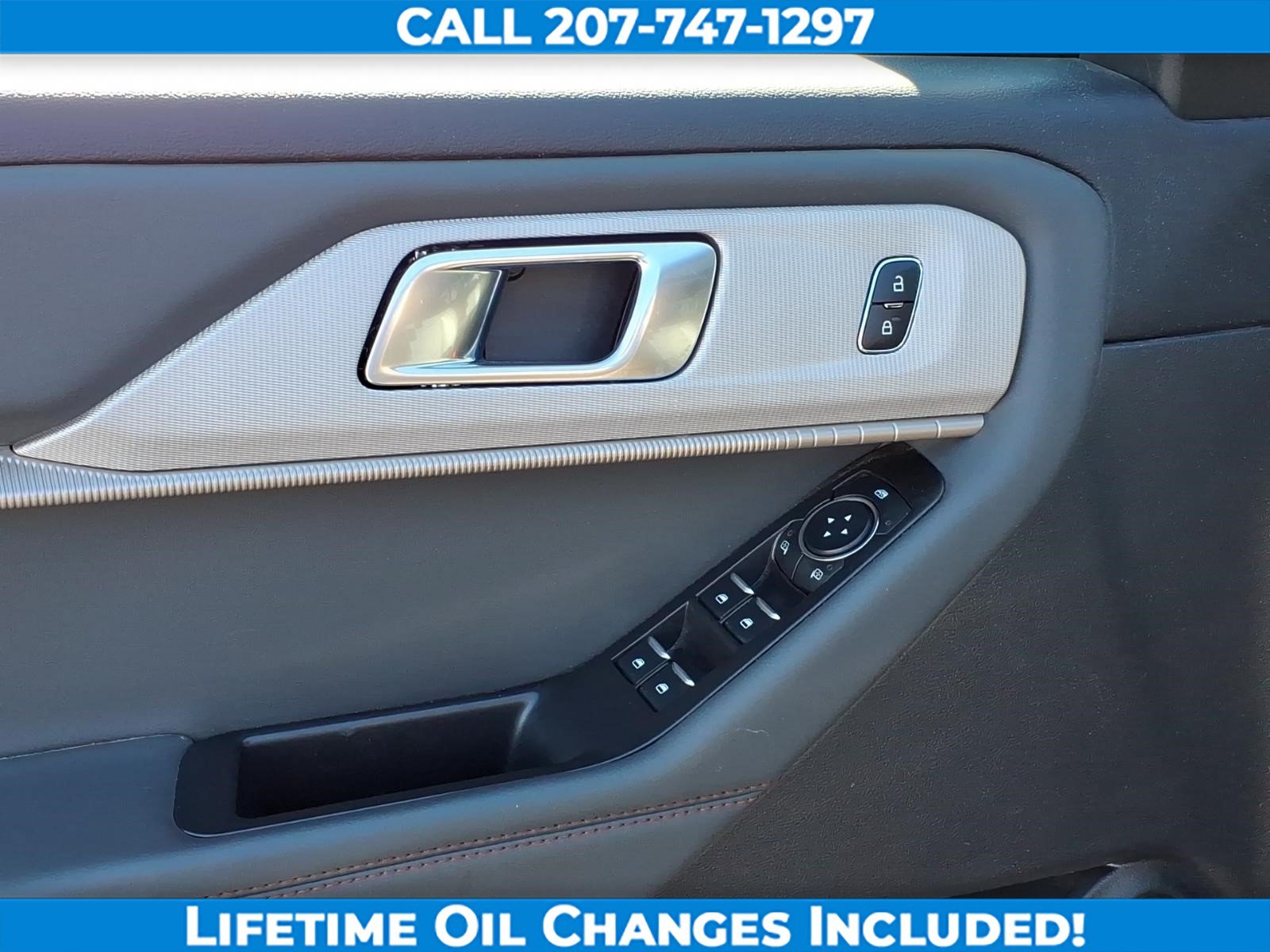 Used 2025 Ford Explorer Active w/ Active Comfort Package AWD/4WD image 11