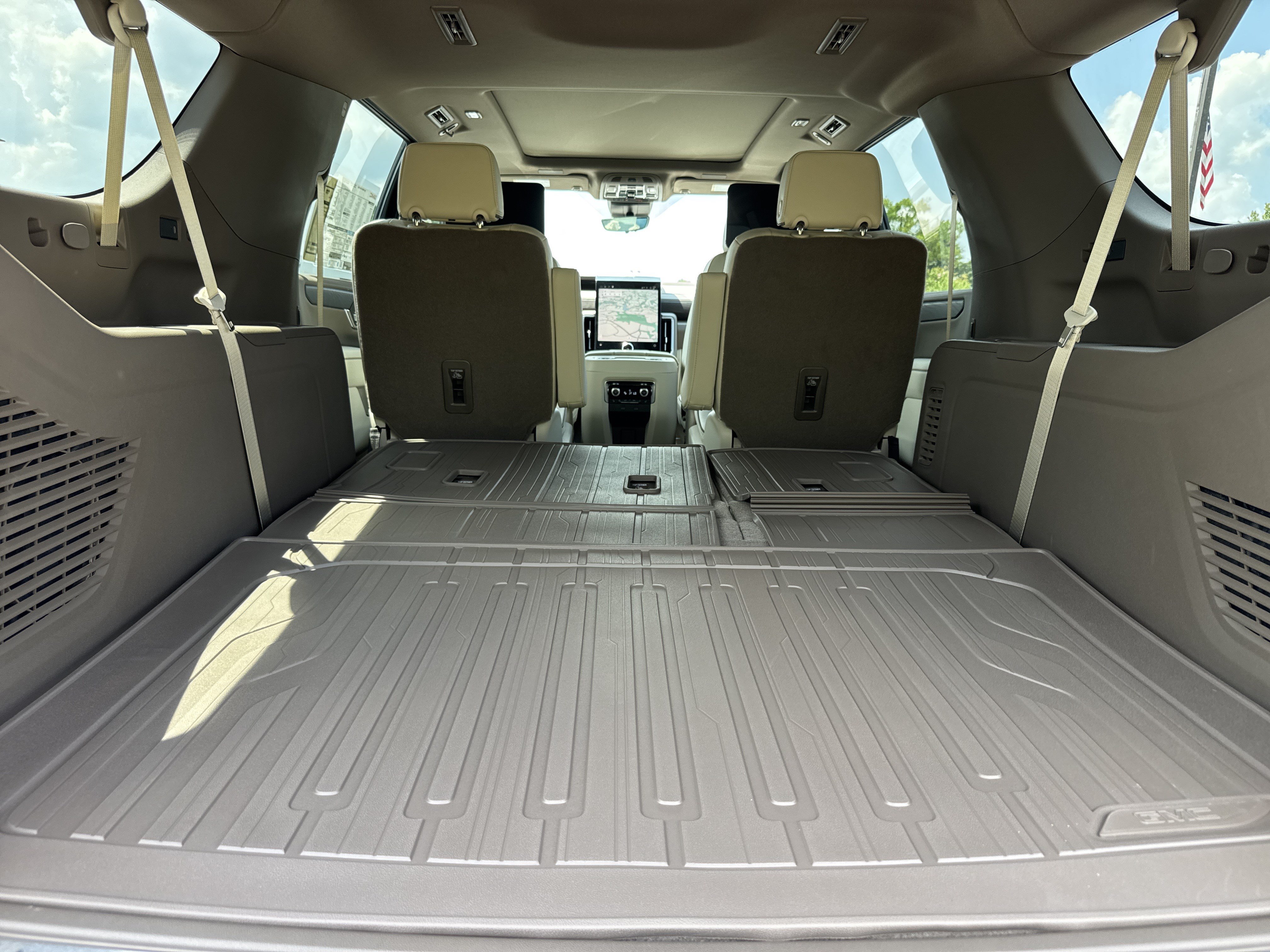 New 2026 GMC Yukon XL Denali w/ Denali Reserve Package RWD image 39