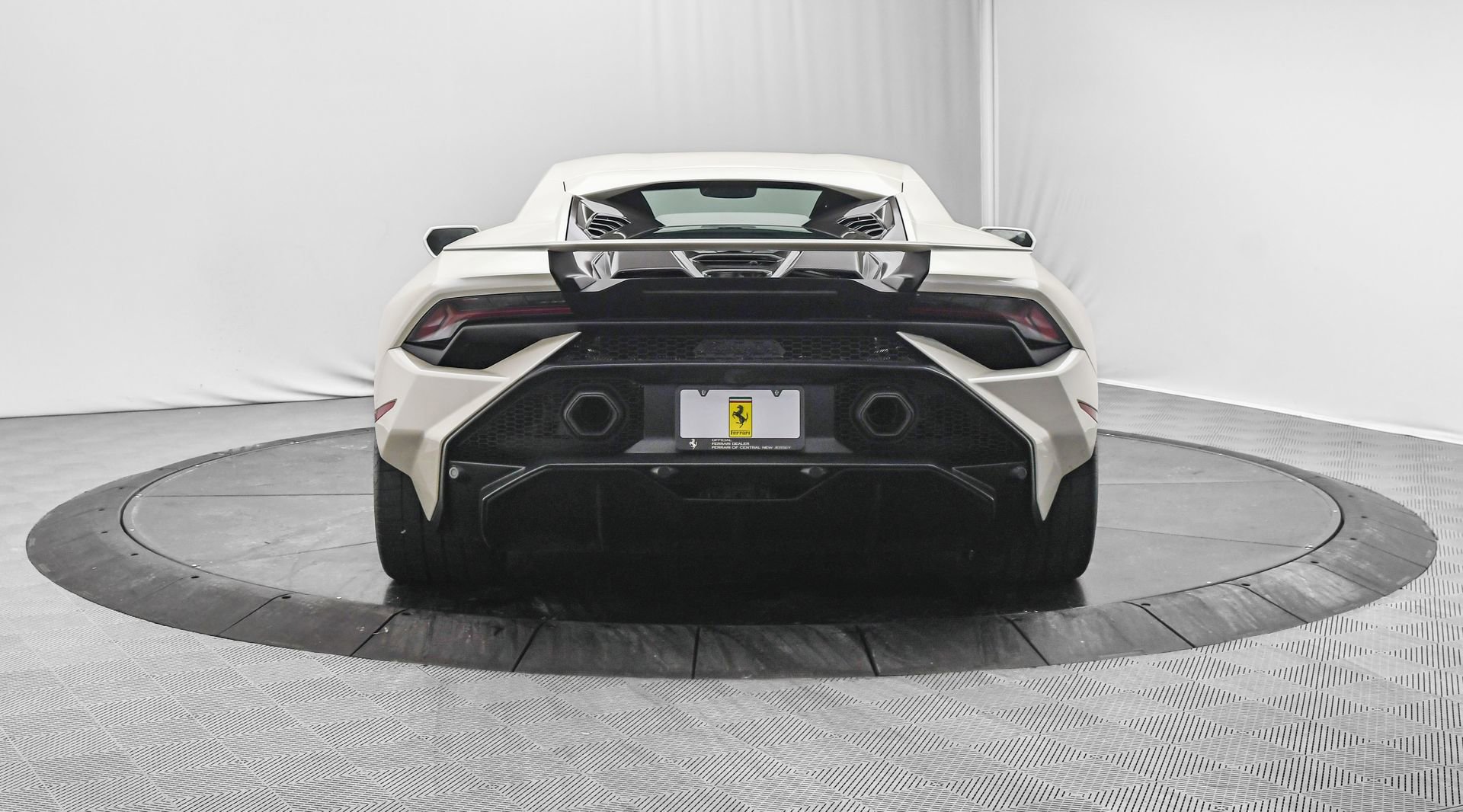 Used 2023 Lamborghini Huracan Tecnica image 6