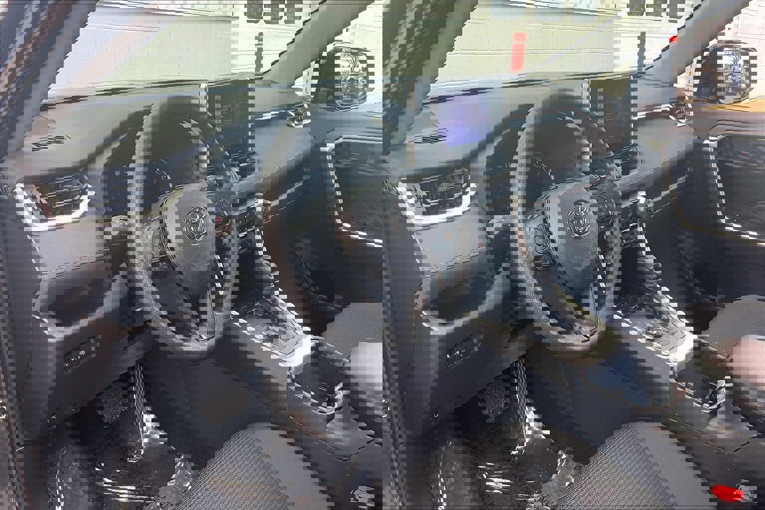 Used 2024 Toyota RAV4 LE image 18