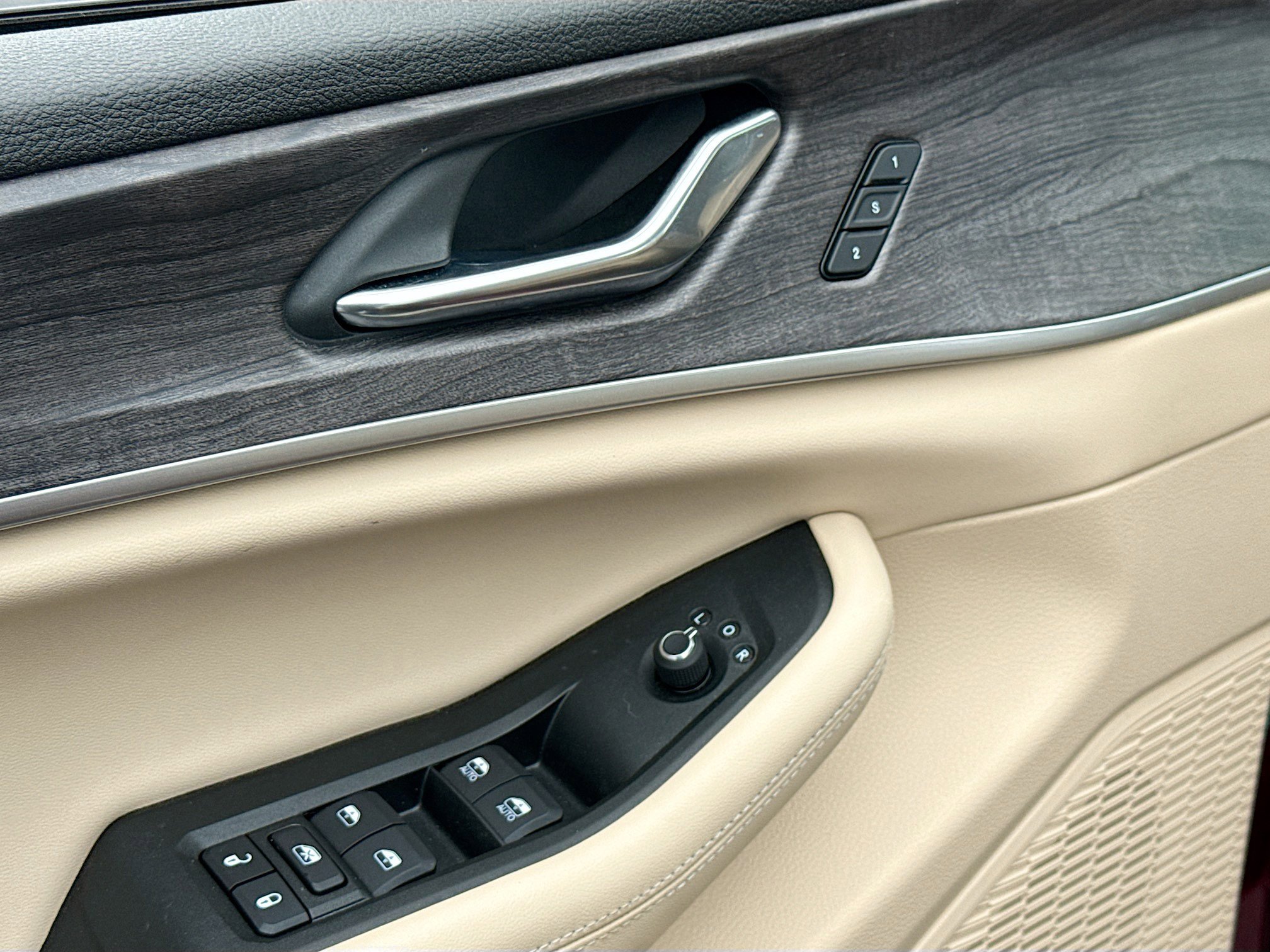 Used 2024 Jeep Grand Cherokee L Limited w/ Trailer Tow Package image 8