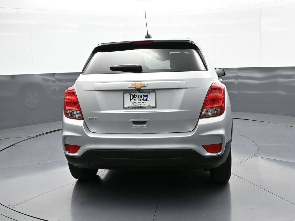 Used 2020 Chevrolet Trax LS w/ Tint and Cruise Package FWD image 7