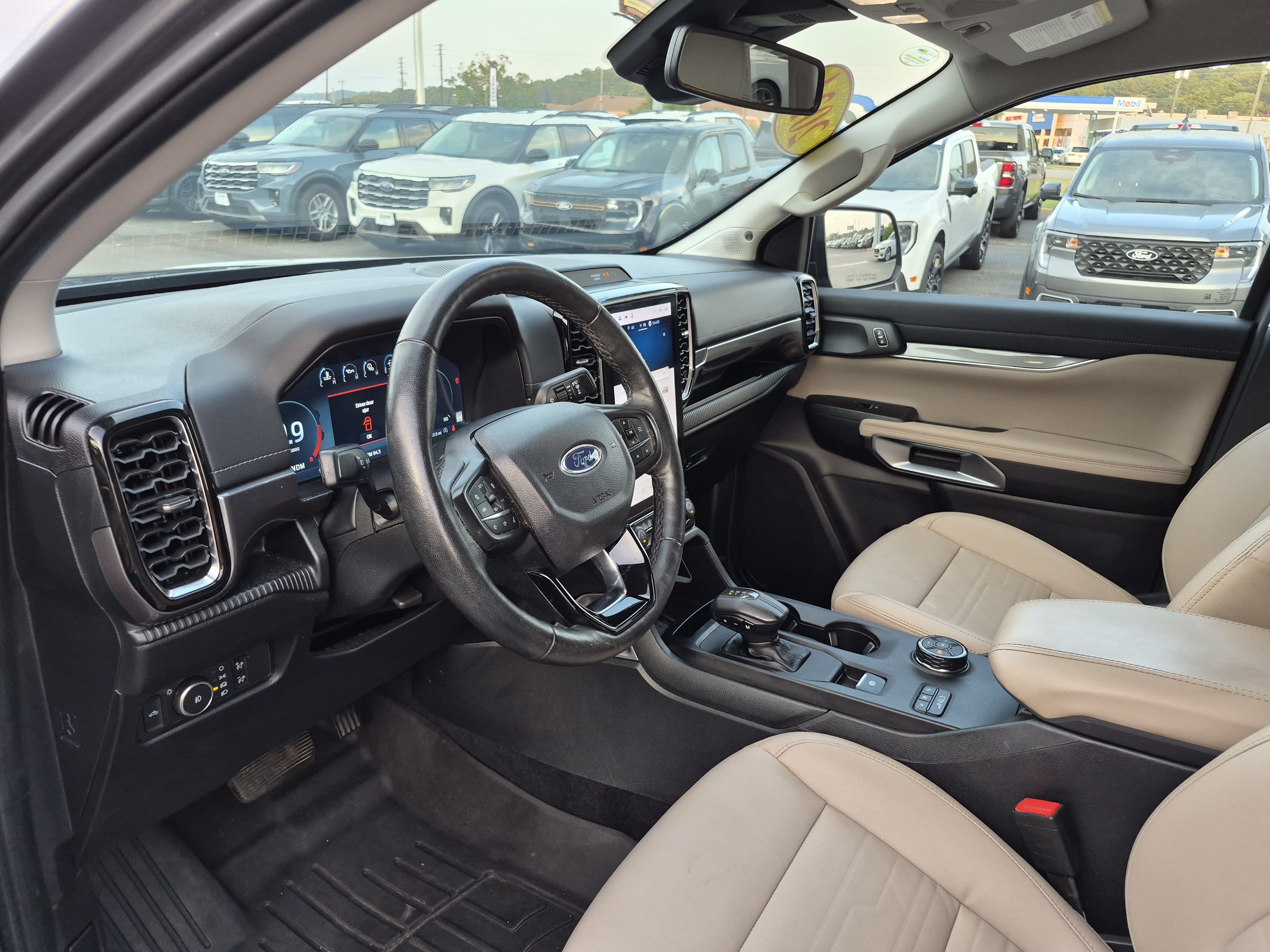 Used 2024 Ford Ranger Lariat w/ FX4 Off-Road Package AWD/4WD image 16