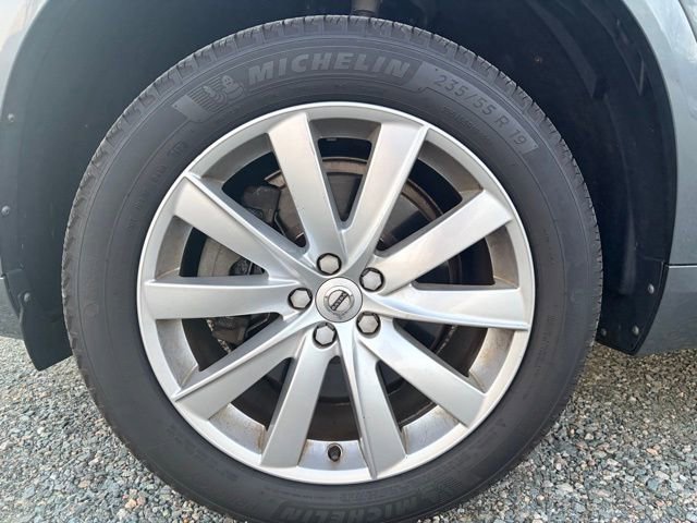 Used 2017 Volvo XC90 T5 Momentum w/ Vision Package image 5