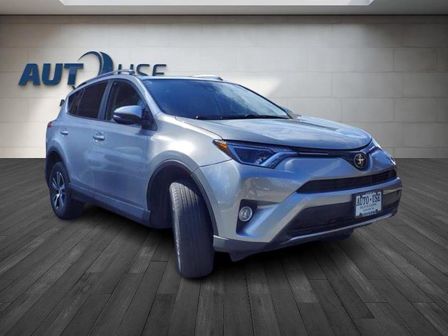Used 2018 Toyota RAV4 XLE image 3