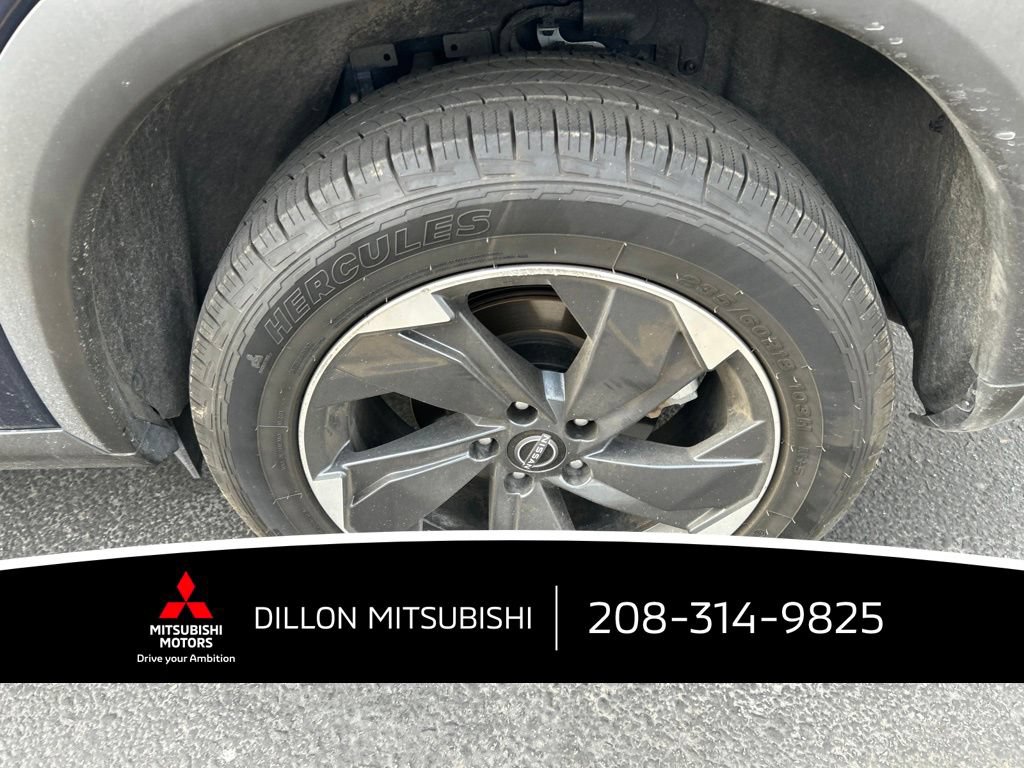 Used 2025 Nissan Rogue SV AWD/4WD image 28