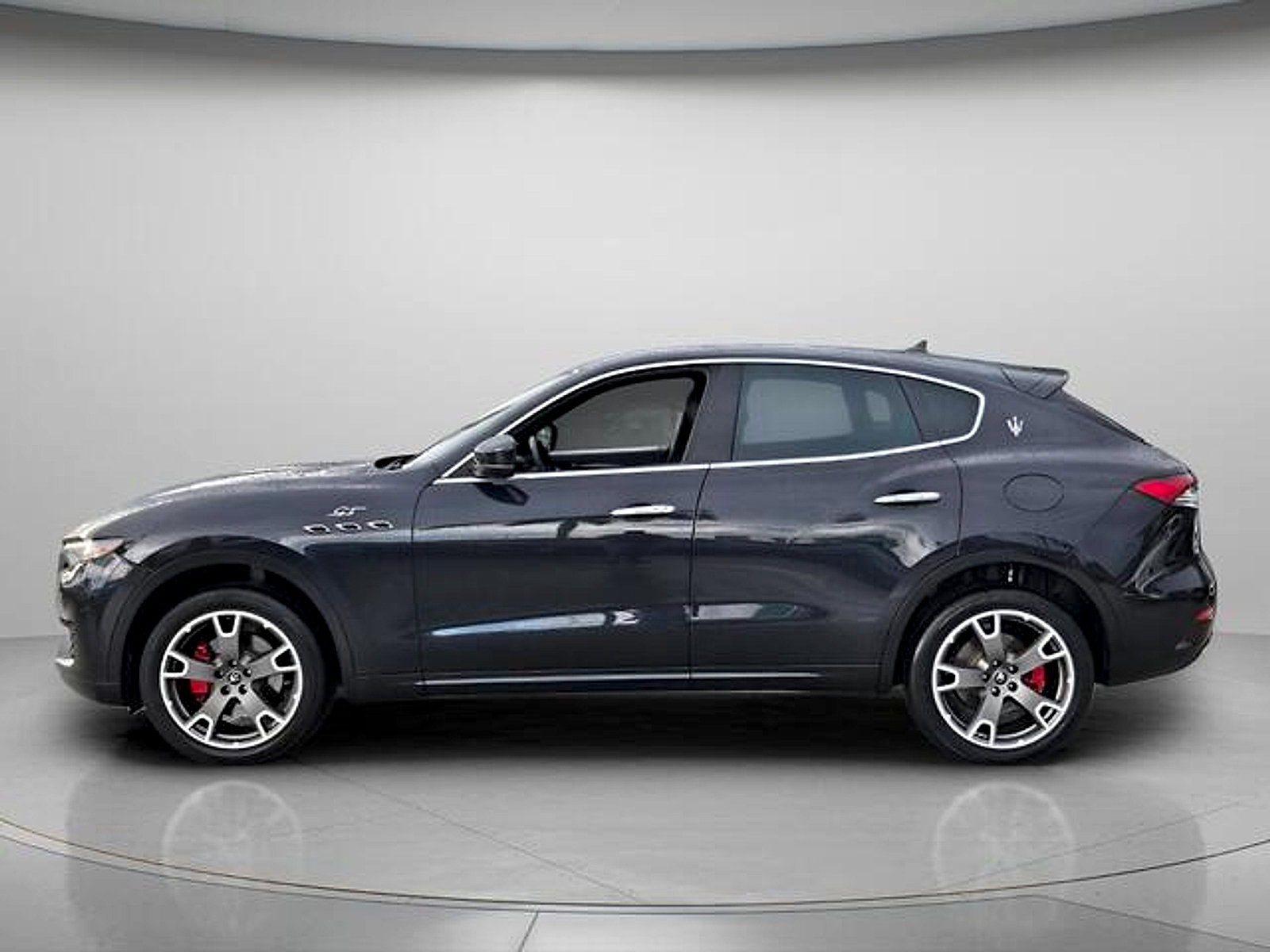 Used 2023 Maserati Levante GT AWD/4WD image 3