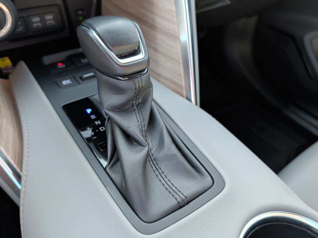 Certified 2023 Toyota Venza XLE AWD/4WD image 24