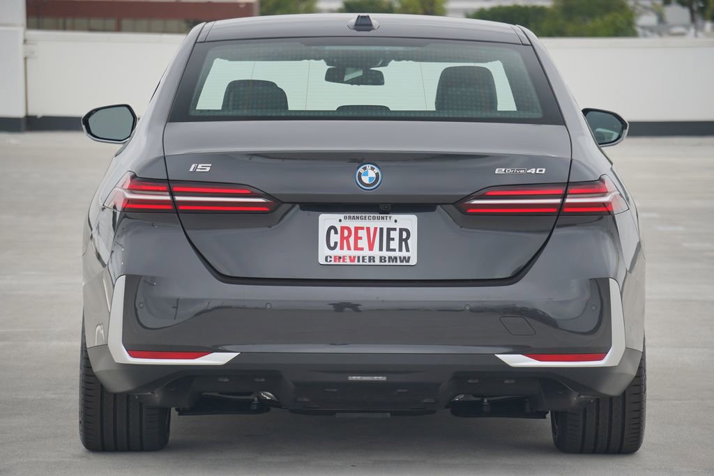 Used 2026 BMW i5 eDrive40 image 6