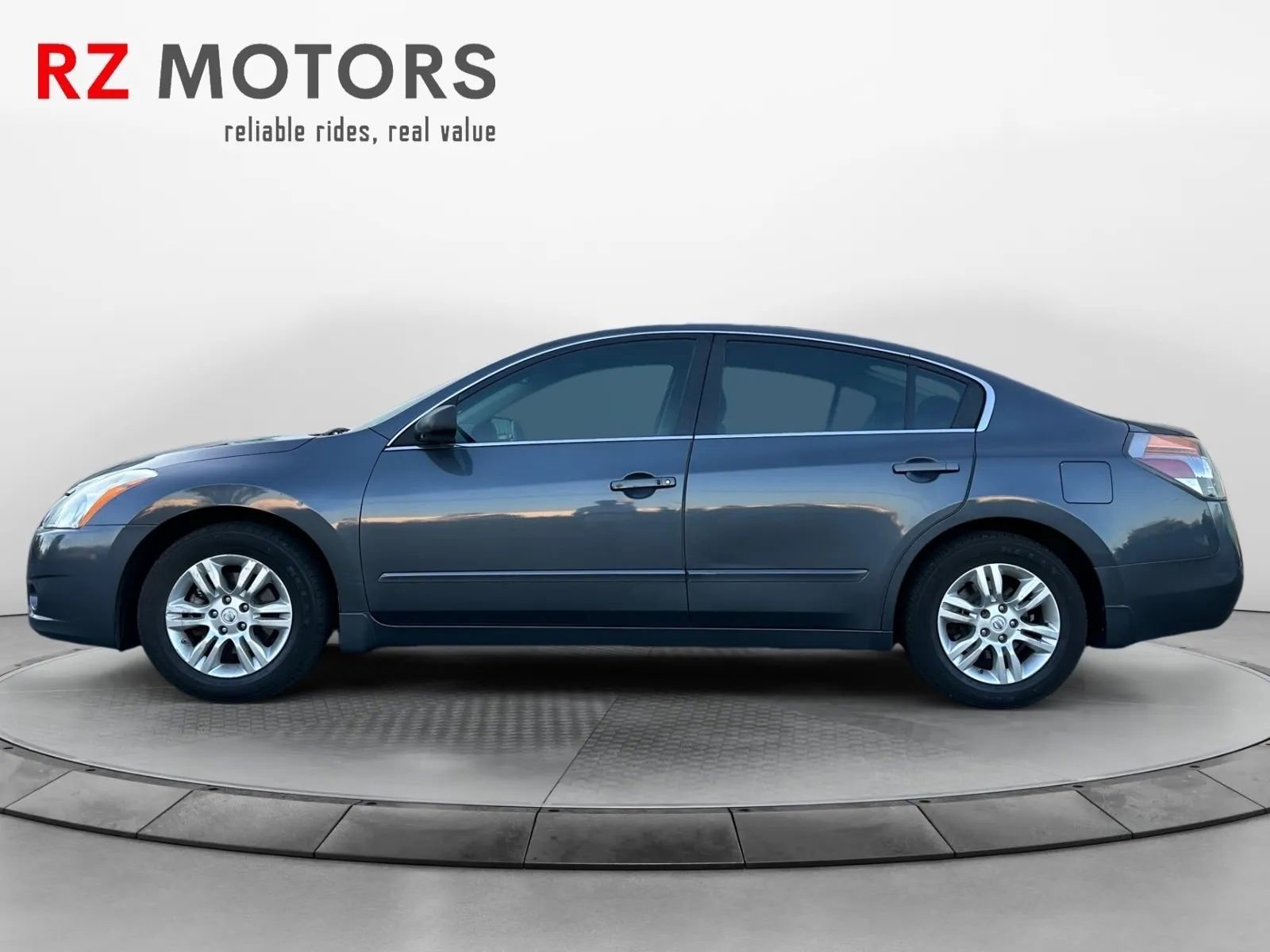 Used 2010 Nissan Altima 2.5 S w/ Convenience Pkg image 2