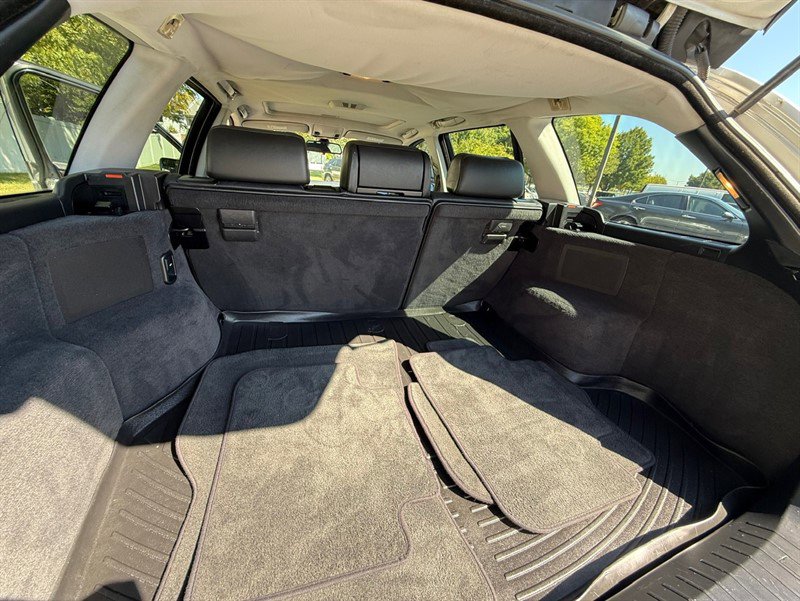 Used 2003 BMW 325i Wagon image 31