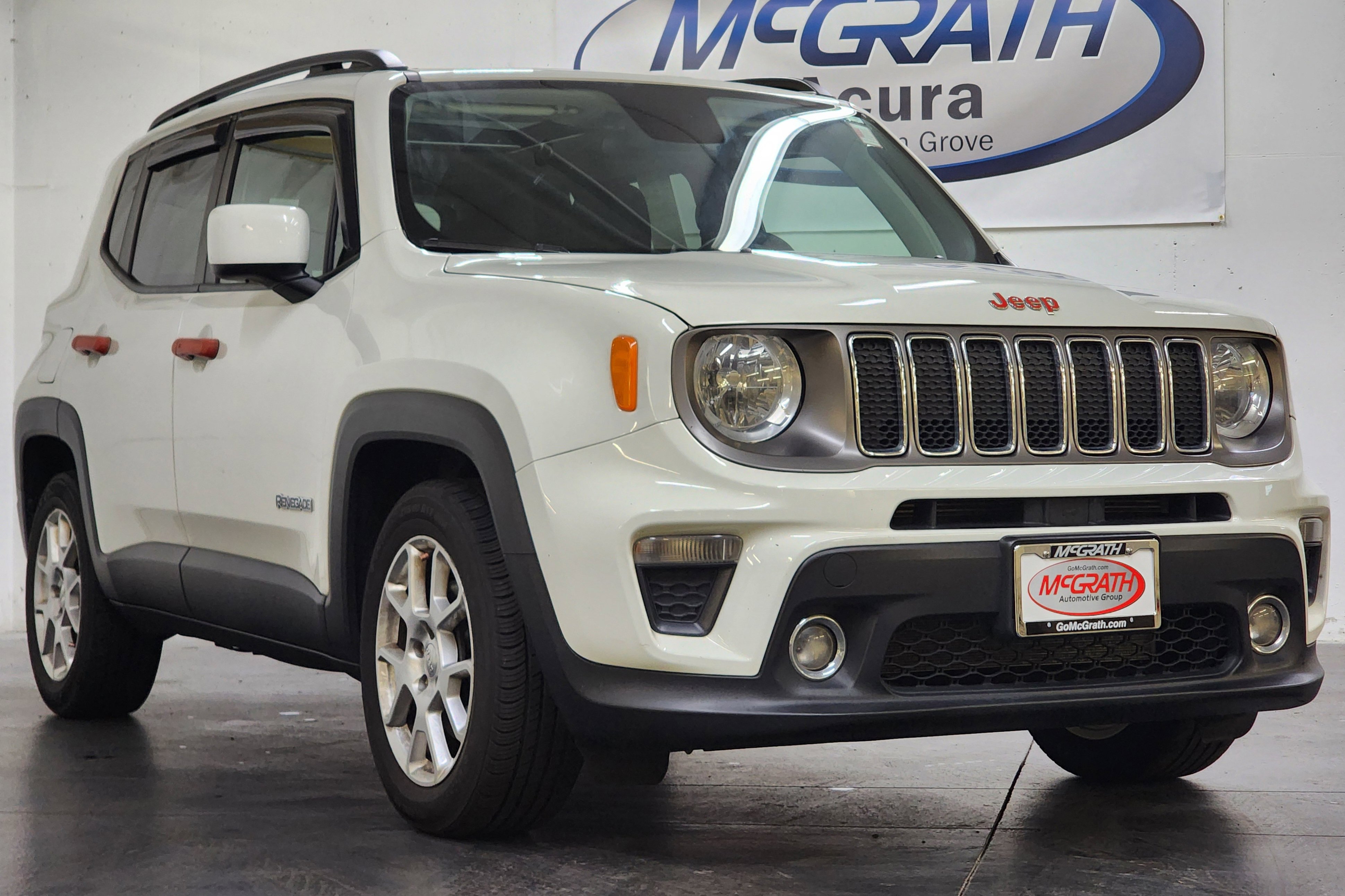 Used 2020 Jeep Renegade Latitude w/ UConnect 8.4 Nav Group FWD image 2