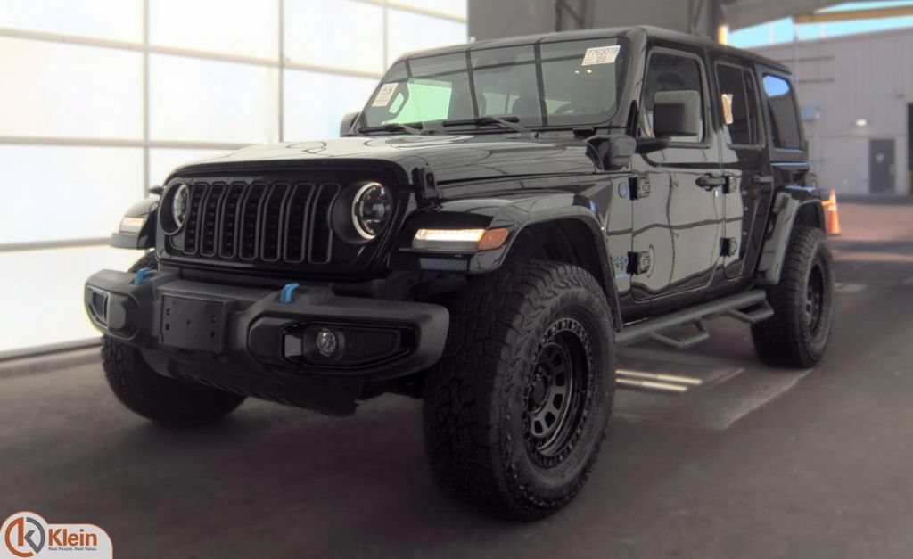 Used 2024 Jeep Wrangler Unlimited w/ LED Headlamp & Fog Lamp Group AWD/4WD image 1