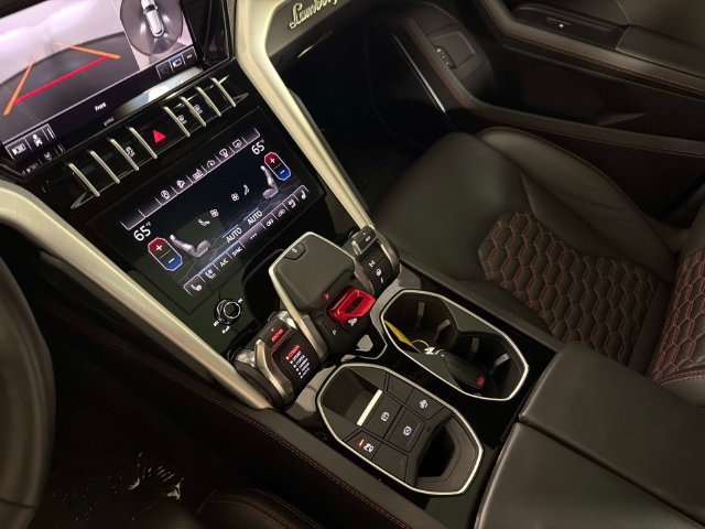 Used 2020 Lamborghini Urus AWD/4WD image 43