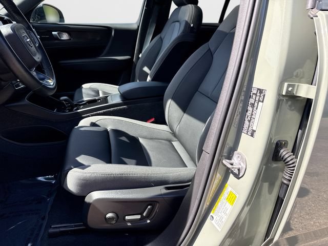 Certified 2023 Volvo XC40 Recharge Ultimate AWD/4WD image 17