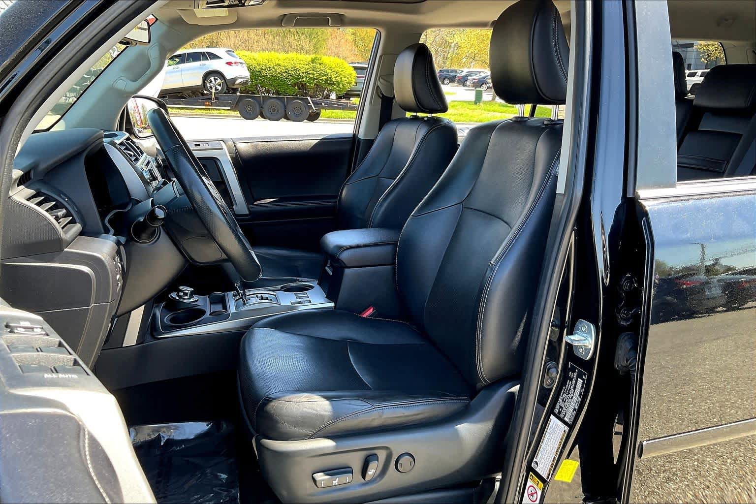 Used 2018 Toyota 4Runner Limited AWD/4WD image 8