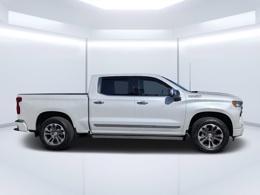 Used 2025 Chevrolet Silverado 1500 High Country w/ Technology Package image 2