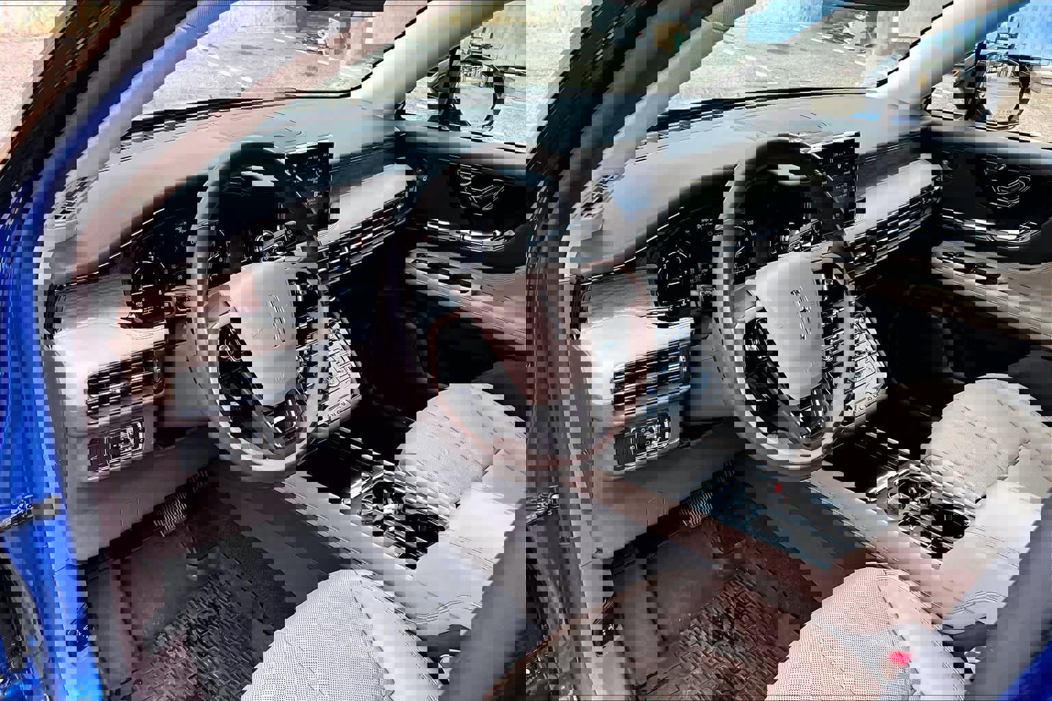 Used 2020 Lincoln Corsair Reserve w/ Equipment Group 201A image 22