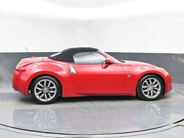 Used 2010 Nissan 370Z Touring image 11