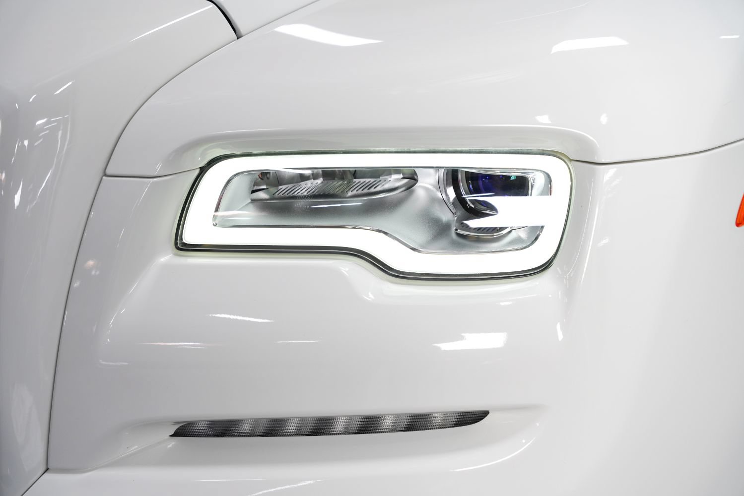Used 2017 Rolls-Royce Dawn RWD image 13