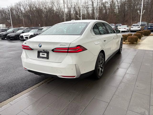Used 2026 BMW 530i xDrive w/ Premium Package image 5