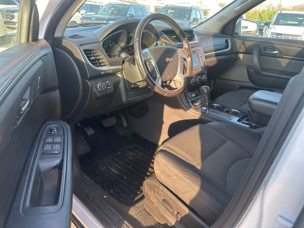 Used 2016 Chevrolet Traverse LT image 27