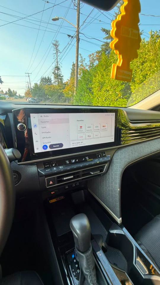 Used 2025 Toyota Camry XLE FWD image 6