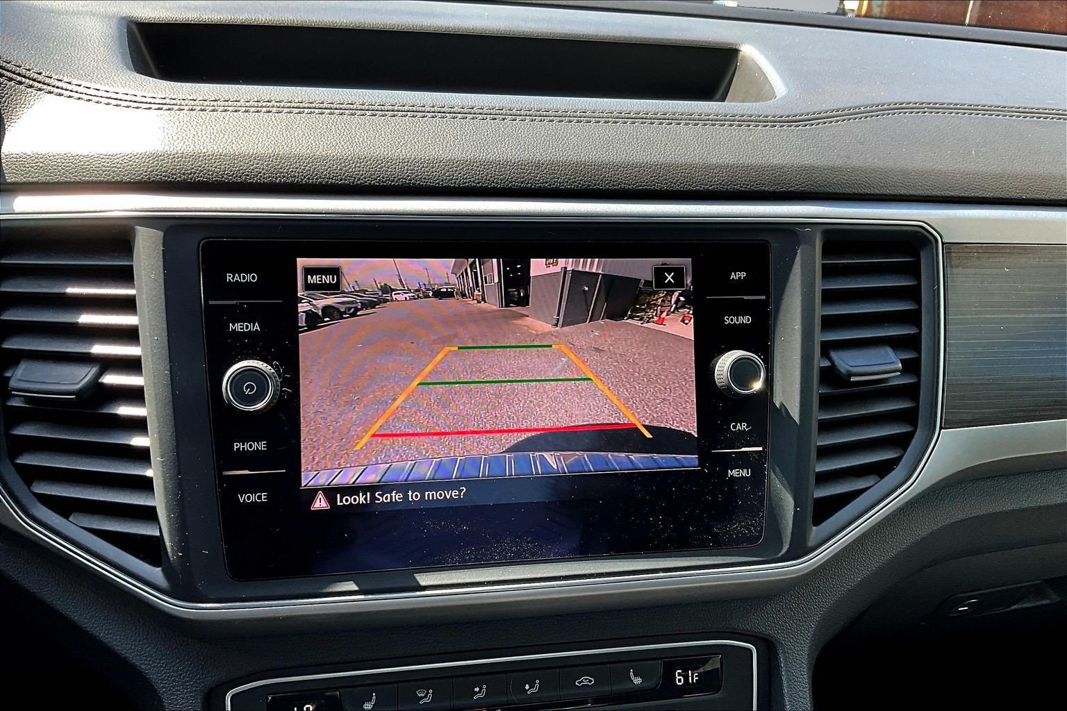 Used 2018 Volkswagen Atlas SE FWD image 10