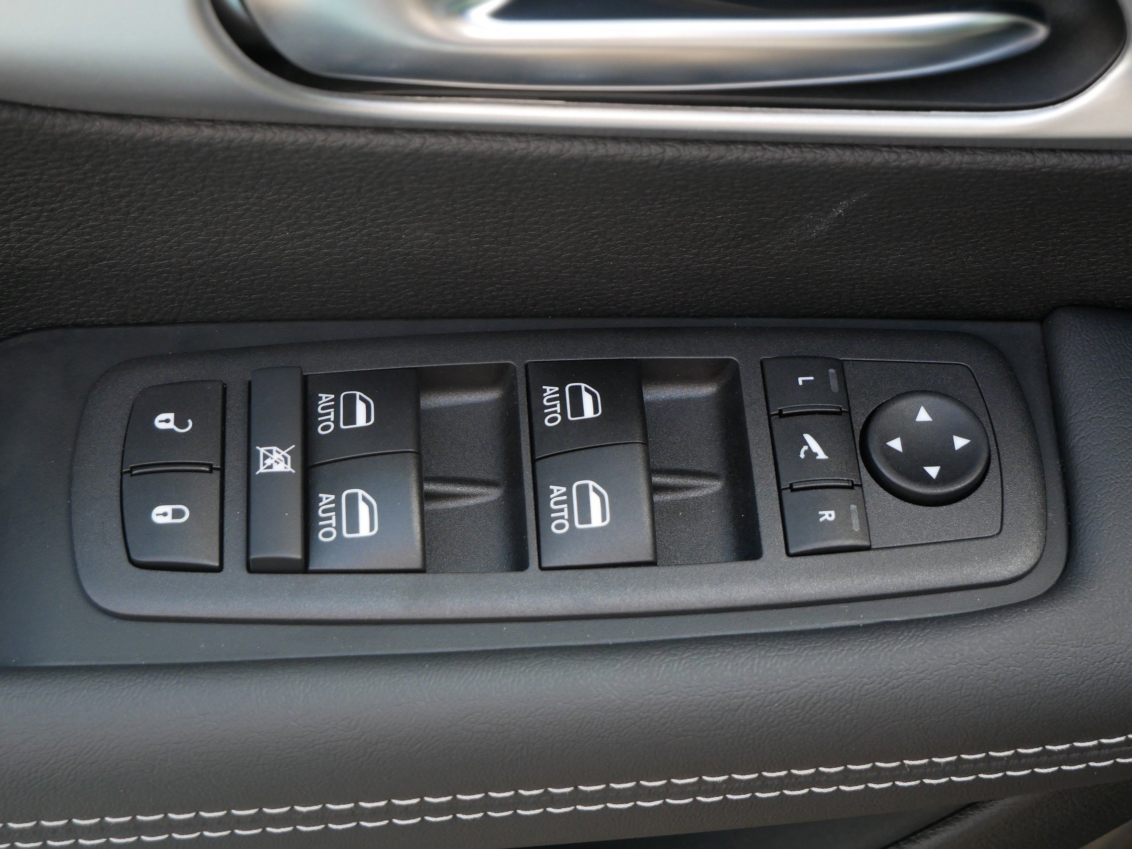 New 2026 Chrysler Pacifica Limited w/ S Appearance Package image 13