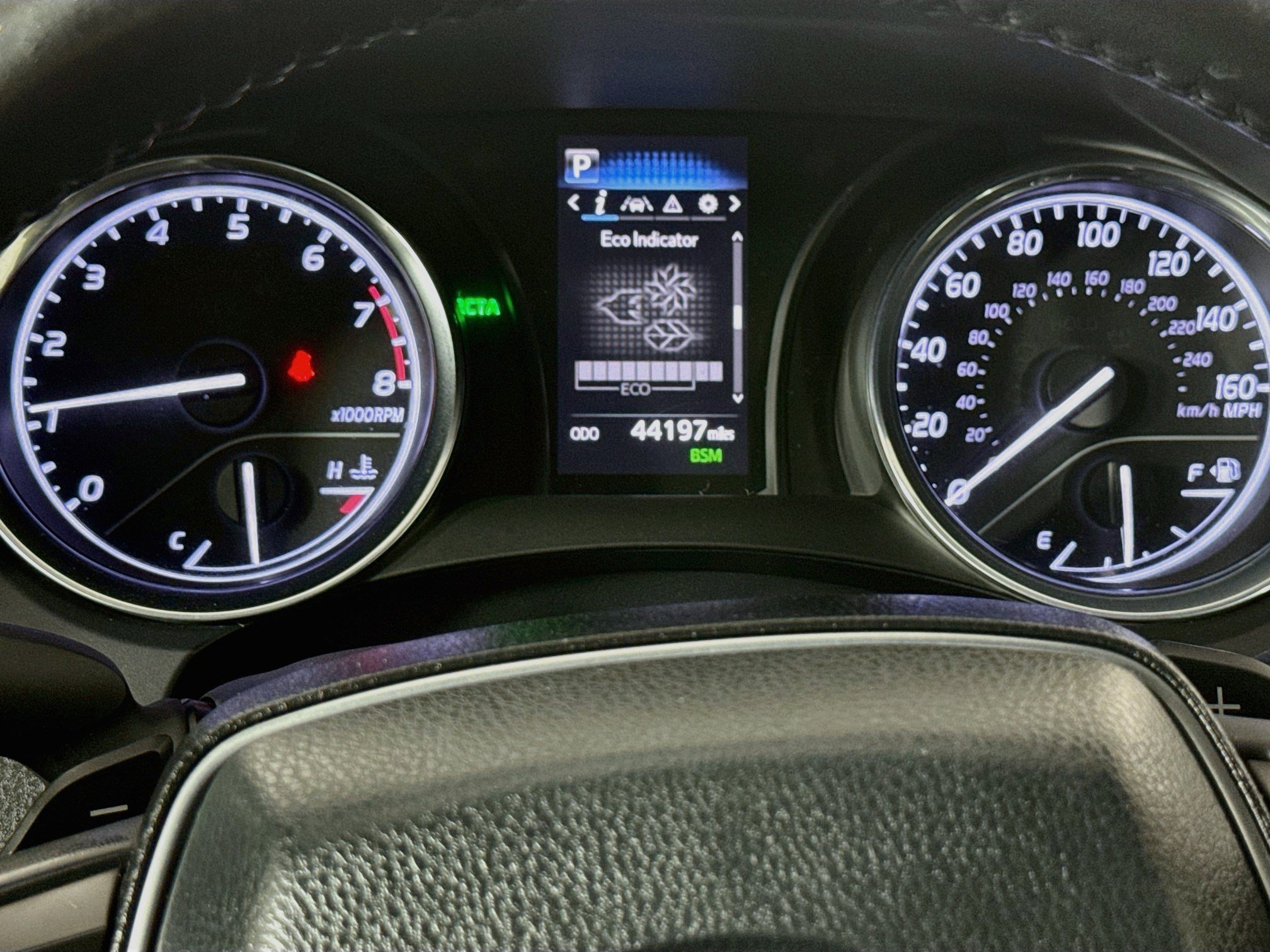 Used 2020 Toyota Camry SE w/ Convenience Package FWD image 16