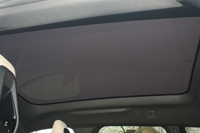 New 2026 BMW iX xDrive60 w/ Premium Package image 21