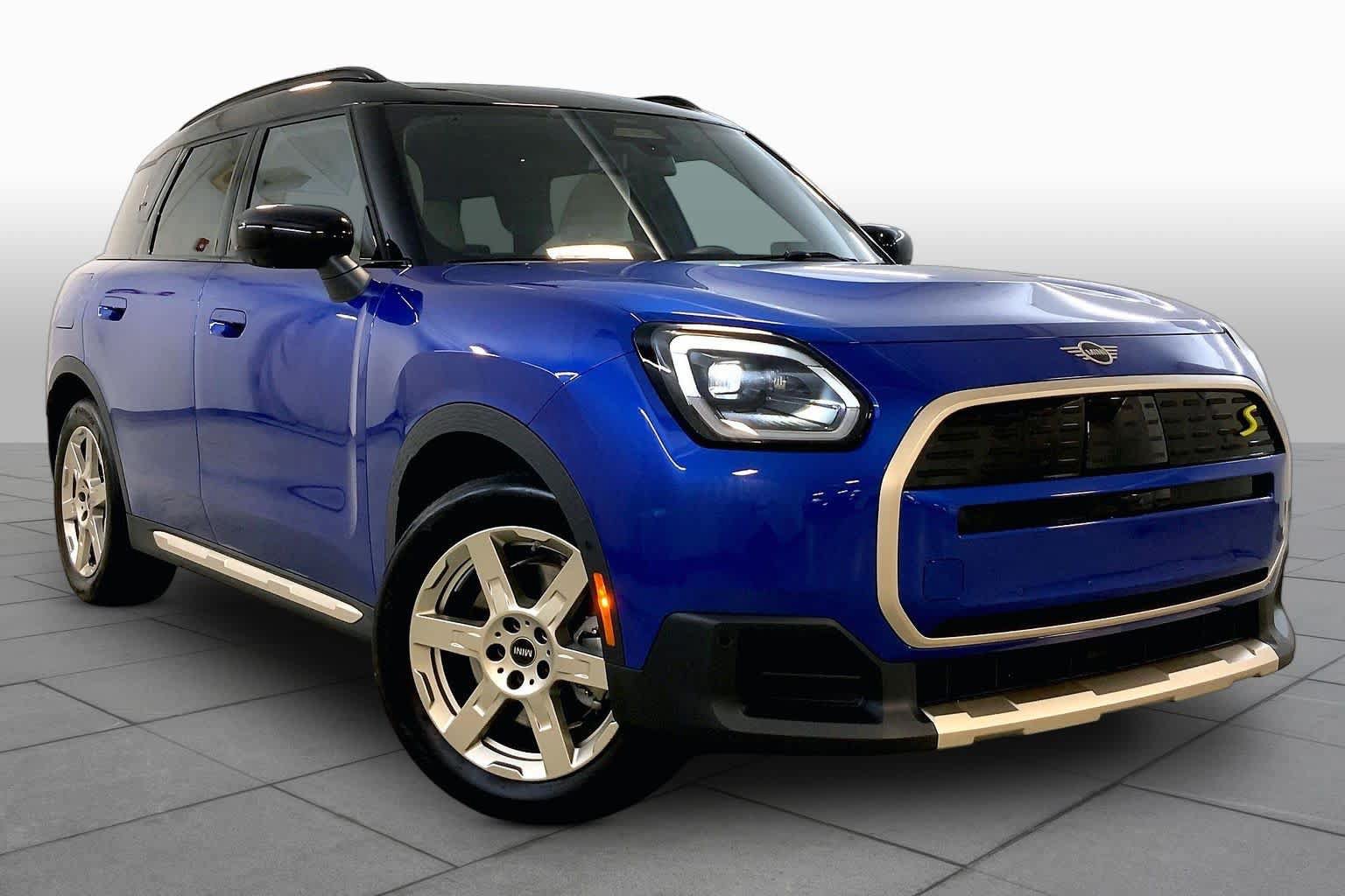 Used 2025 MINI Cooper Countryman SE w/ Comfort Package Max AWD/4WD image 2