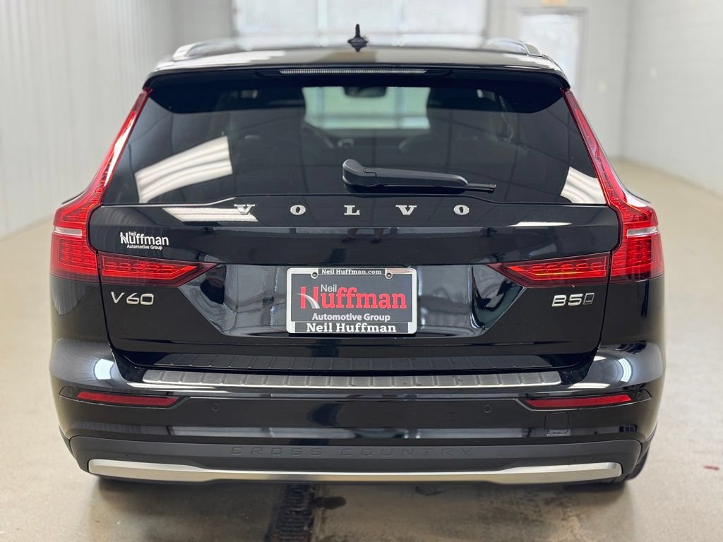 Used 2025 Volvo V60 B5 Cross Country Ultra w/ Protection Package Premier AWD/4WD image 6