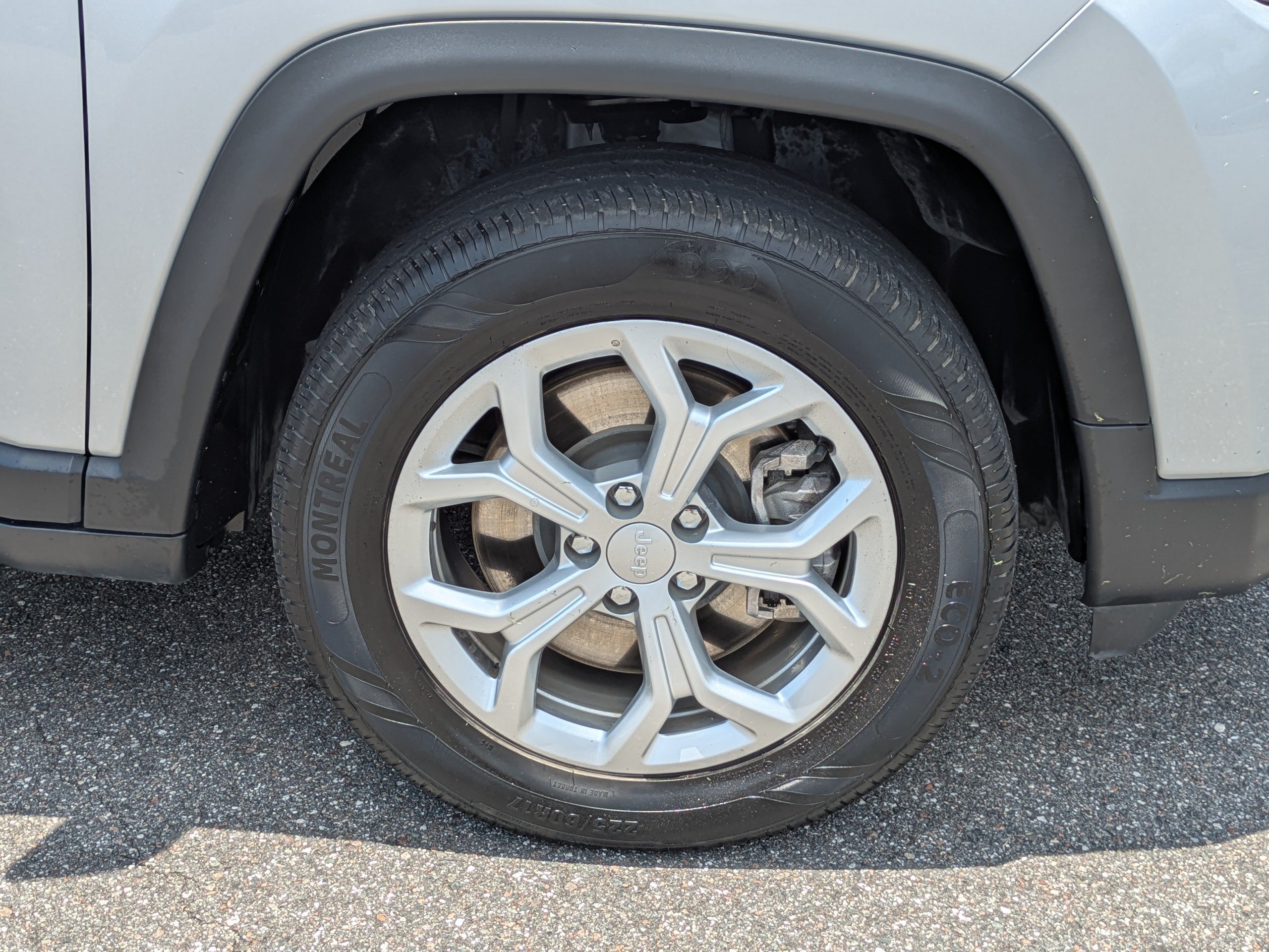Used 2024 Jeep Compass Latitude AWD/4WD image 11