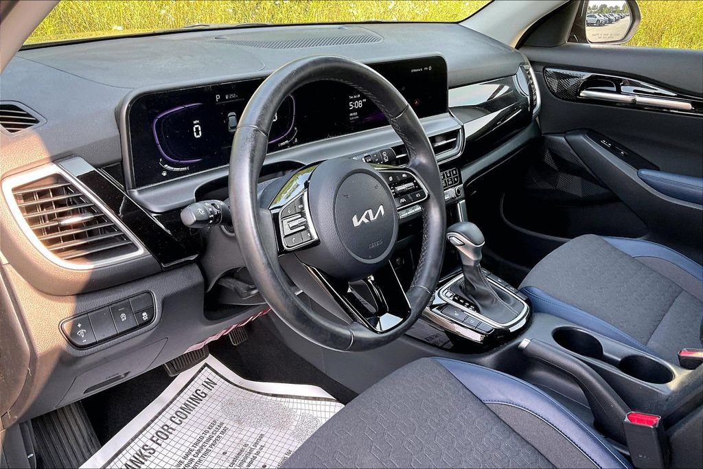 Used 2025 Kia Seltos S AWD/4WD image 14