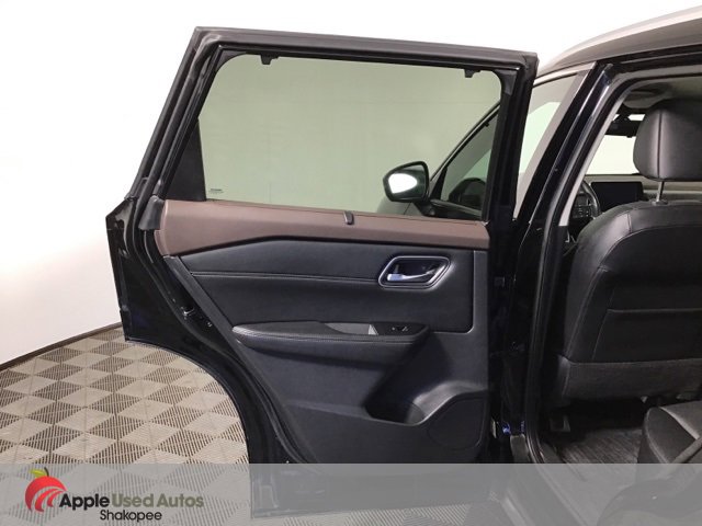 Used 2021 Nissan Rogue SV w/ Premium Package image 20